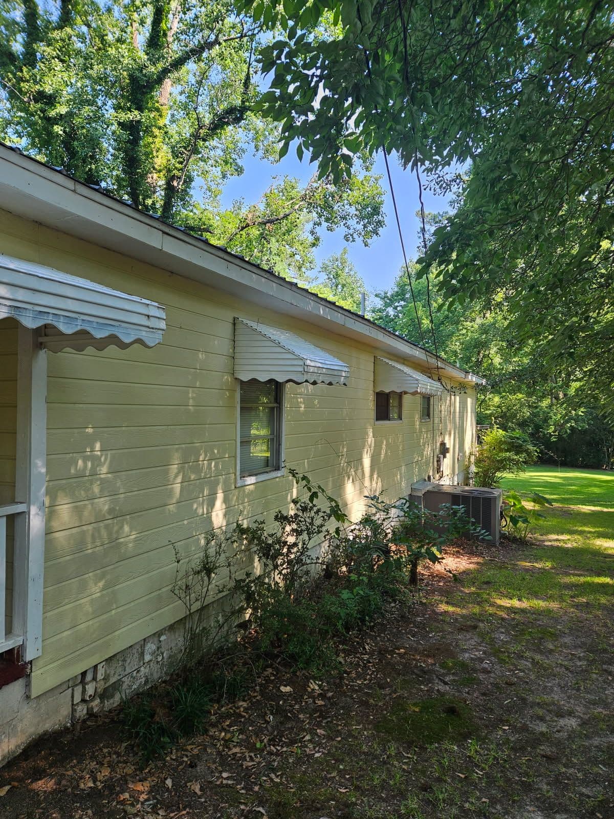 House Wash for Yellow Residence