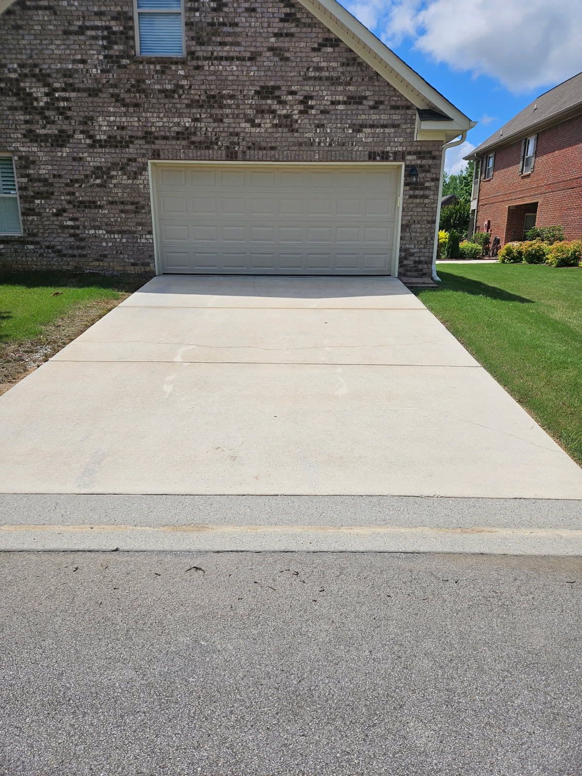 Gallery photos for Revitalize Your Home with Professional Driveway Cleaning: Image #1